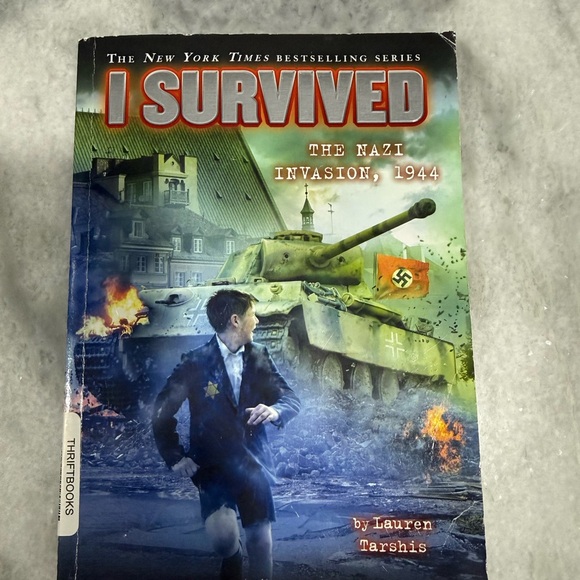 Colorful Children's Book Collection - Picture 10 of 10